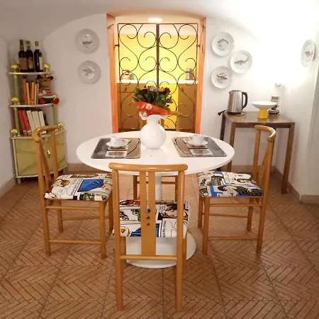 Capa E Coda In Centro Storico Napoli