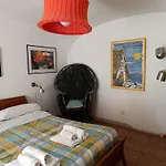 Capa E Coda In Centro Storico * Neapol