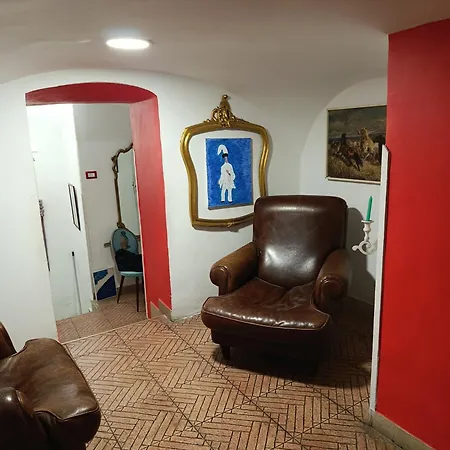 Capa E Coda In Centro Storico Neapol