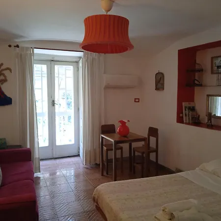 Capa E Coda In Centro Storico * Napoli